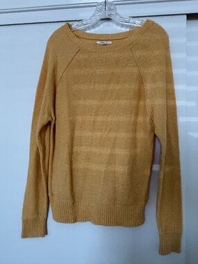 O'Neill Women's Mustard Crewneck Sweater